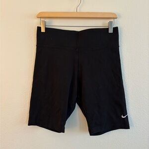 Nike One High-Waisted Biker Shorts size large